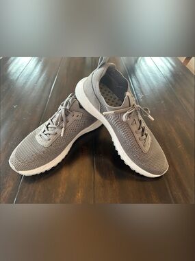 True Linkswear All Day V2 Golf Shoes Mens Size 10.5 Grey Spikeless Knit Sneakers